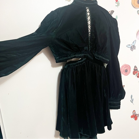 ASOS DESIGN high neck lace insert velvet mini dress with cut out 14 NWT - Picture 3 of 16